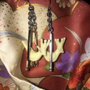 Crowned Perched Bird Earrings 👑🐥